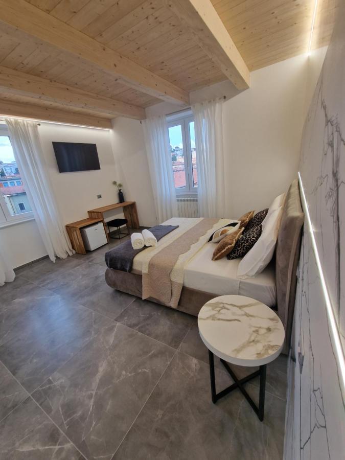 Marla Rooms La Spezia Bagian luar foto