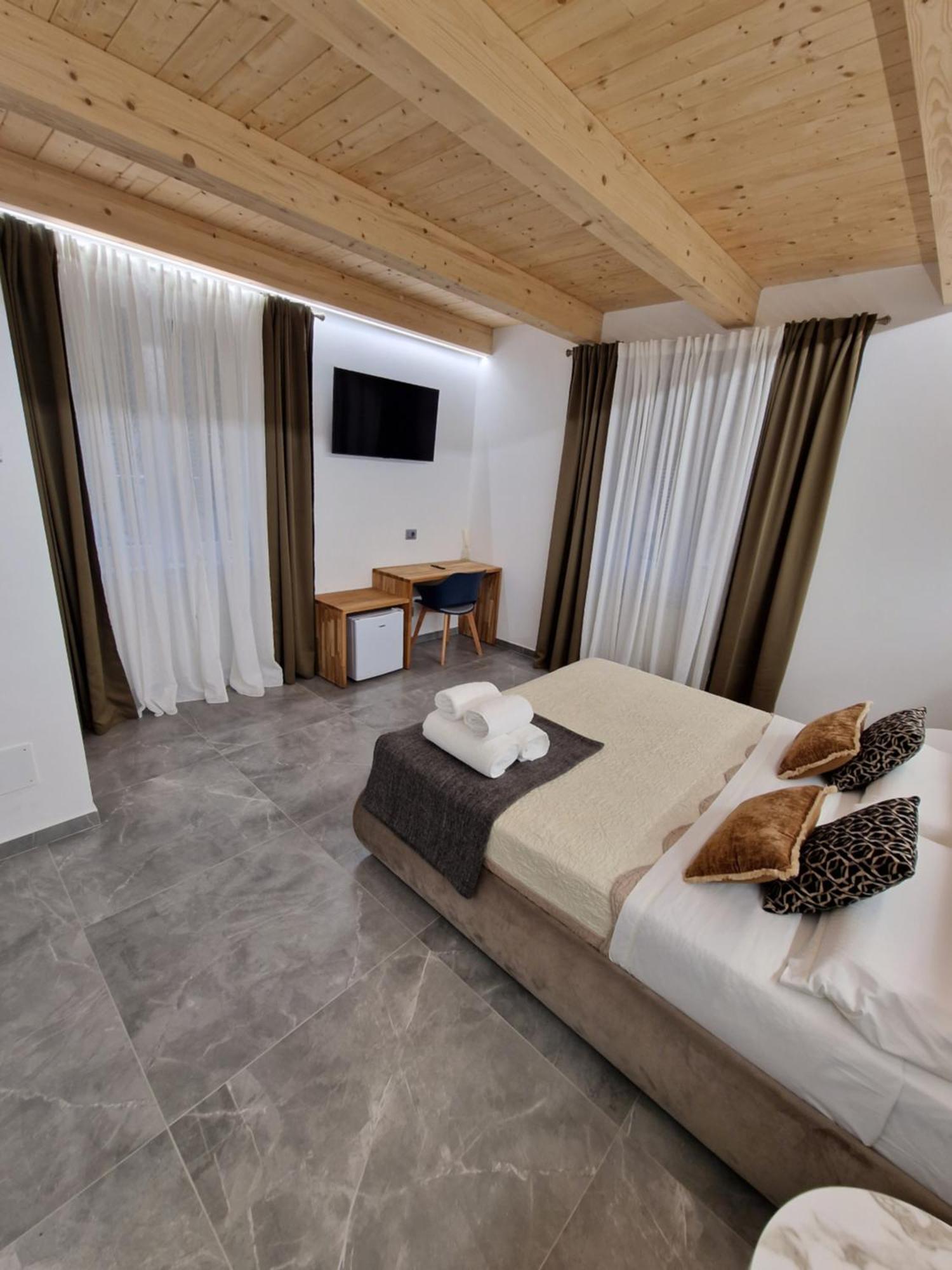 Marla Rooms La Spezia Bagian luar foto