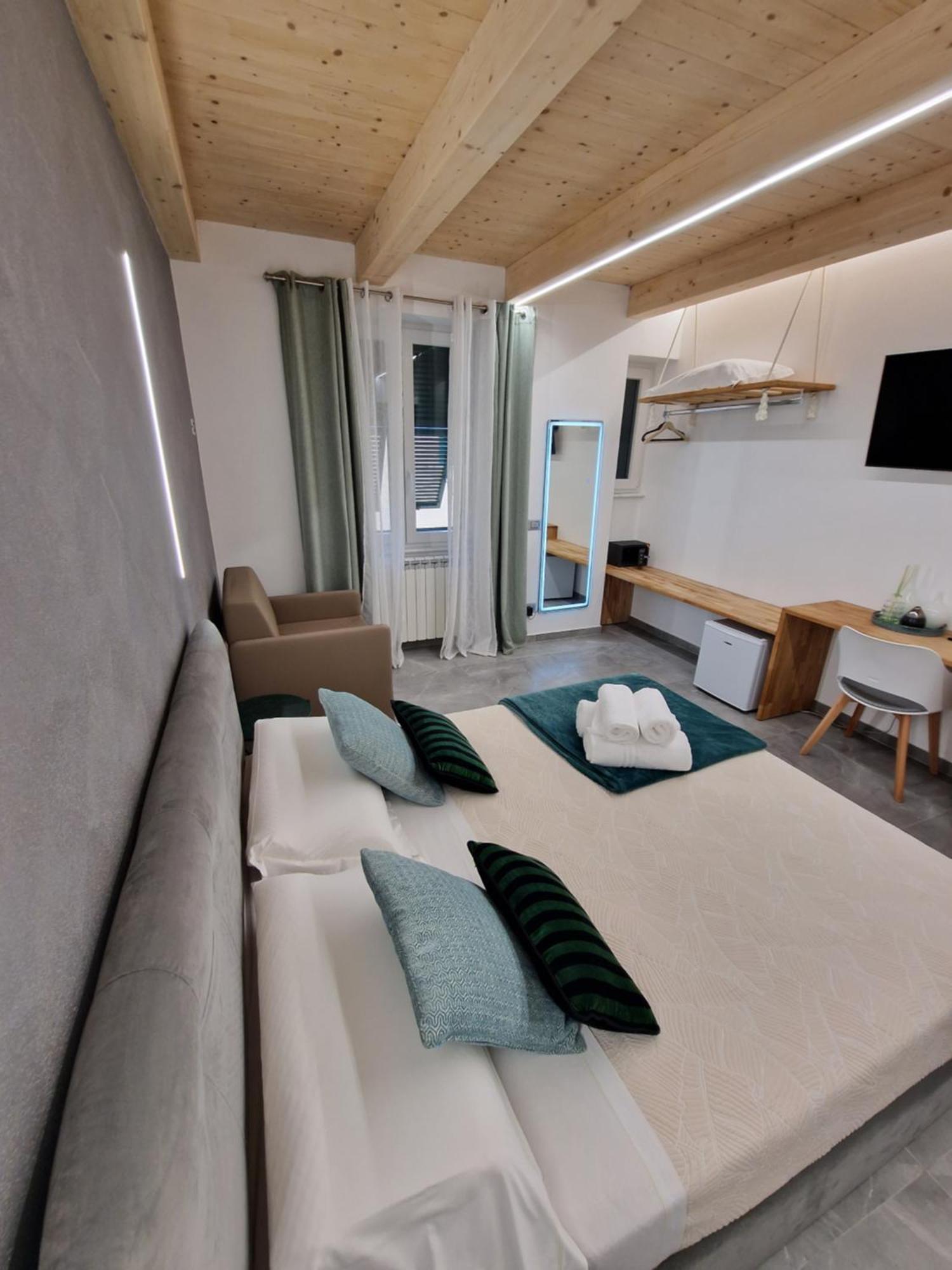 Marla Rooms La Spezia Bagian luar foto